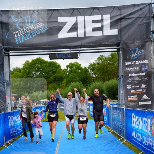 30.08.2026 - Elbe Triathlon Hamburg LAZAROV Photography http://msf.ph/oto/10043959 30.08.2026 16:39:38 Ziel  meine-sportfotos.de