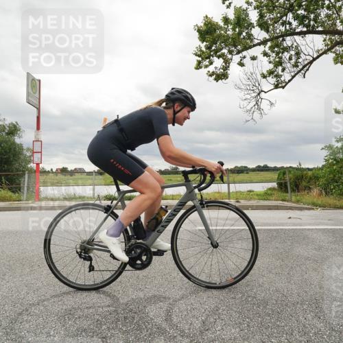 30.08.2026 - Elbe Triathlon Hamburg Michael Burmester http://msf.ph/oto/10043963 30.08.2026 14:11:58 Radfahren 157 meine-sportfotos.de
