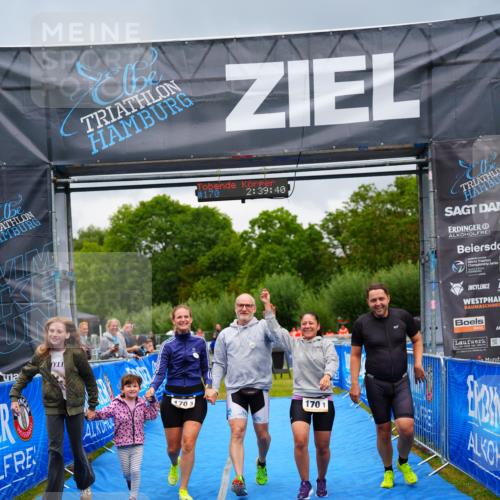 30.08.2026 - Elbe Triathlon Hamburg LAZAROV Photography http://msf.ph/oto/10043973 30.08.2026 16:39:39 Ziel  meine-sportfotos.de