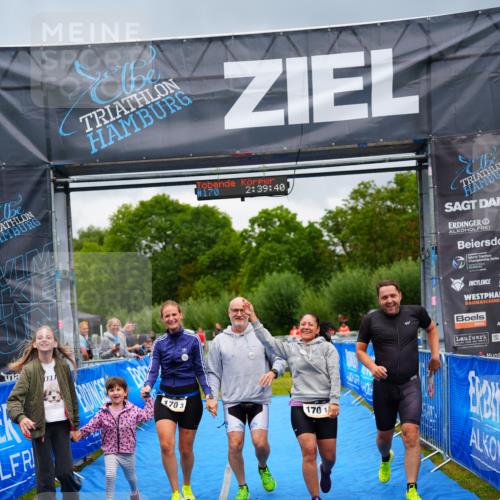 30.08.2026 - Elbe Triathlon Hamburg LAZAROV Photography http://msf.ph/oto/10043979 30.08.2026 16:39:39 Ziel  meine-sportfotos.de