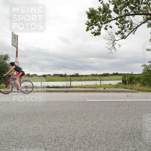 30.08.2026 - Elbe Triathlon Hamburg Michael Burmester http://msf.ph/oto/10043981 30.08.2026 14:12:02 Radfahren  meine-sportfotos.de