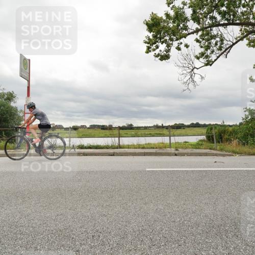 30.08.2026 - Elbe Triathlon Hamburg Michael Burmester http://msf.ph/oto/10043996 30.08.2026 14:12:12 Radfahren 155 meine-sportfotos.de