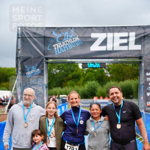 30.08.2026 - Elbe Triathlon Hamburg LAZAROV Photography http://msf.ph/oto/10044017 30.08.2026 16:40:08 Ziel  meine-sportfotos.de