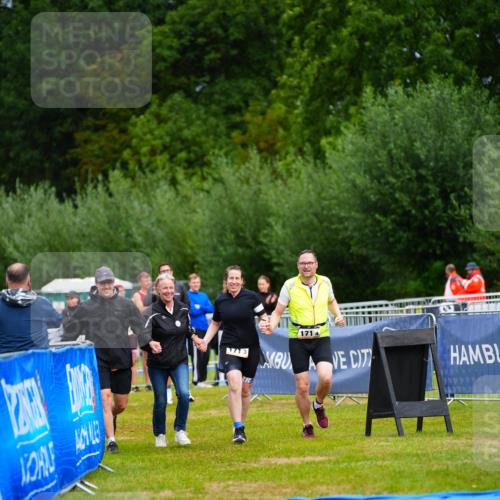30.08.2026 - Elbe Triathlon Hamburg LAZAROV Photography http://msf.ph/oto/10044023 30.08.2026 16:40:24 Ziel  meine-sportfotos.de