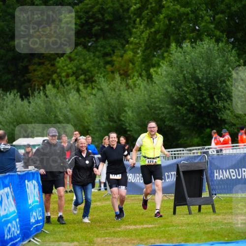 30.08.2026 - Elbe Triathlon Hamburg LAZAROV Photography http://msf.ph/oto/10044028 30.08.2026 16:40:24 Ziel  meine-sportfotos.de