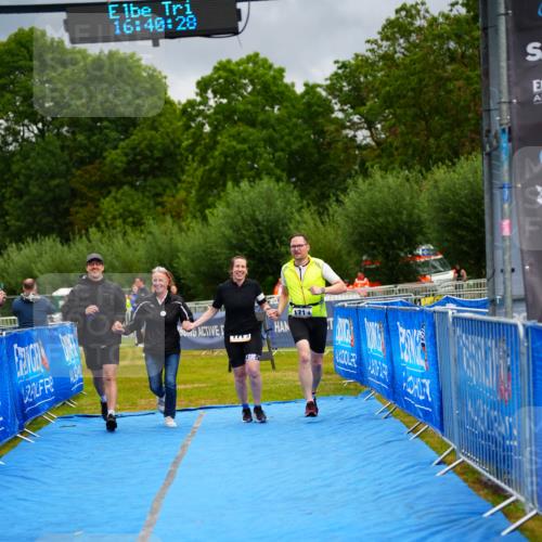 30.08.2026 - Elbe Triathlon Hamburg LAZAROV Photography http://msf.ph/oto/10044067 30.08.2026 16:40:27 Ziel  meine-sportfotos.de