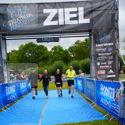 30.08.2026 - Elbe Triathlon Hamburg LAZAROV Photography http://msf.ph/oto/10044072 30.08.2026 16:40:28 Ziel  meine-sportfotos.de