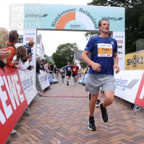 30.08.2026 - Blankeneser Heldenlauf Lena Gebhardt http://msf.ph/oto/10044077 30.08.2026 11:49:46 Ziel 2261, 2267, 2657, 2721, 2960 meine-sportfotos.de