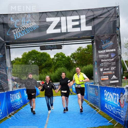 30.08.2026 - Elbe Triathlon Hamburg LAZAROV Photography http://msf.ph/oto/10044095 30.08.2026 16:40:29 Ziel  meine-sportfotos.de