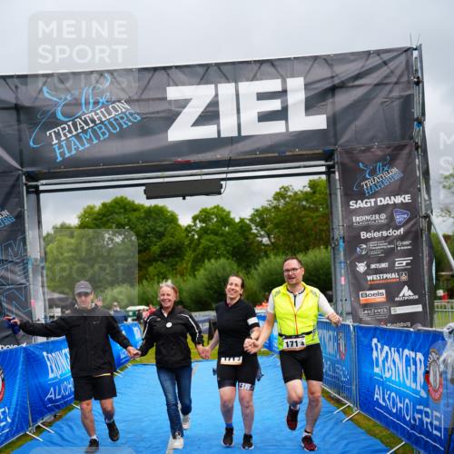 30.08.2026 - Elbe Triathlon Hamburg LAZAROV Photography http://msf.ph/oto/10044117 30.08.2026 16:40:30 Ziel  meine-sportfotos.de