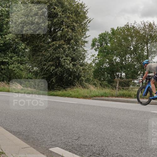 30.08.2026 - Elbe Triathlon Hamburg Michael Burmester http://msf.ph/oto/10044135 30.08.2026 15:00:22 Radfahren  meine-sportfotos.de