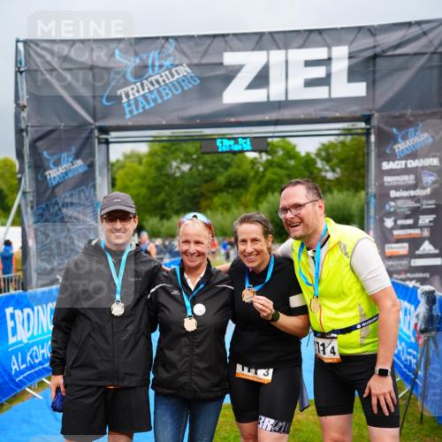 30.08.2026 - Elbe Triathlon Hamburg LAZAROV Photography http://msf.ph/oto/10044183 30.08.2026 16:40:55 Ziel  meine-sportfotos.de