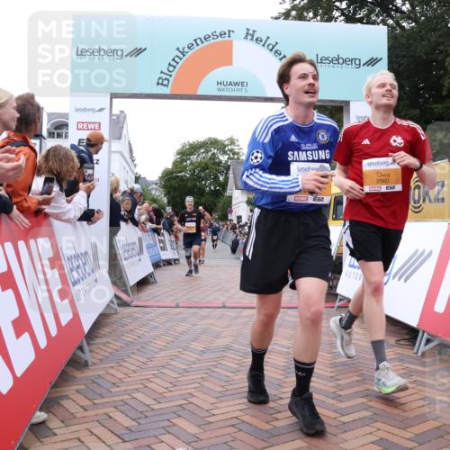 30.08.2026 - Blankeneser Heldenlauf Lena Gebhardt http://msf.ph/oto/10044187 30.08.2026 11:49:50 Ziel 2261, 2267, 2365, 2569, 2657, 2721, 2960 meine-sportfotos.de