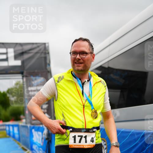 30.08.2026 - Elbe Triathlon Hamburg LAZAROV Photography http://msf.ph/oto/10044189 30.08.2026 16:41:13 Ziel  meine-sportfotos.de