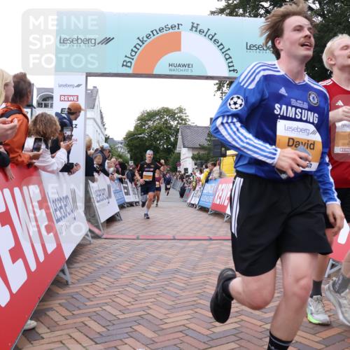 30.08.2026 - Blankeneser Heldenlauf Lena Gebhardt http://msf.ph/oto/10044201 30.08.2026 11:49:50 Ziel 2261, 2267, 2365, 2569, 2657, 2721, 2960 meine-sportfotos.de