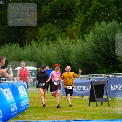 30.08.2026 - Elbe Triathlon Hamburg LAZAROV Photography http://msf.ph/oto/10044202 30.08.2026 16:42:16 Ziel  meine-sportfotos.de