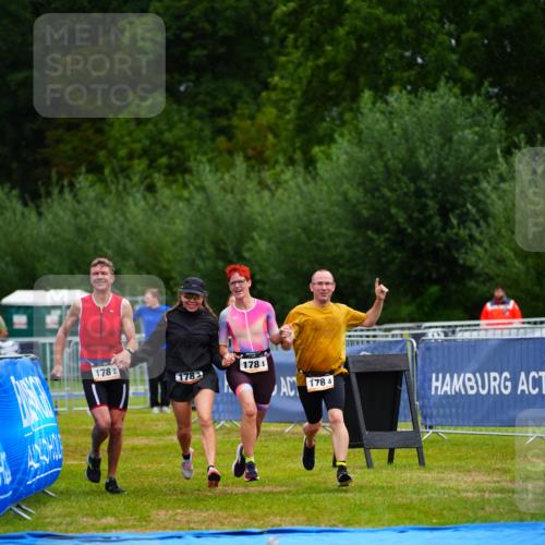 30.08.2026 - Elbe Triathlon Hamburg LAZAROV Photography http://msf.ph/oto/10044213 30.08.2026 16:42:17 Ziel  meine-sportfotos.de