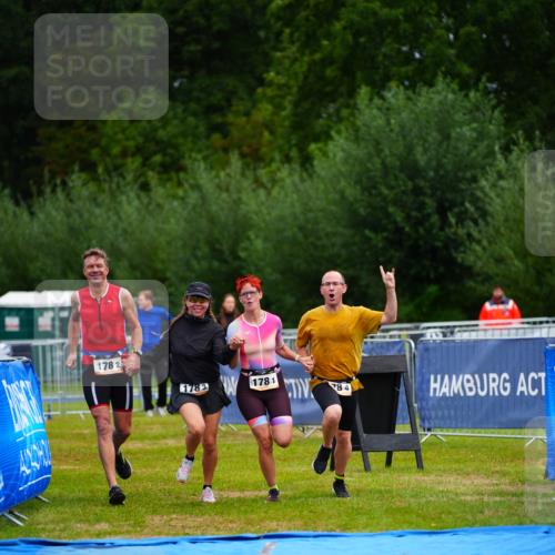 30.08.2026 - Elbe Triathlon Hamburg LAZAROV Photography http://msf.ph/oto/10044219 30.08.2026 16:42:17 Ziel  meine-sportfotos.de