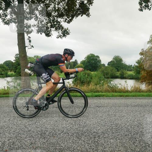 30.08.2026 - Elbe Triathlon Hamburg Michael Burmester http://msf.ph/oto/10044221 30.08.2026 09:10:31 Radfahren 294, 326, 390, 417 meine-sportfotos.de