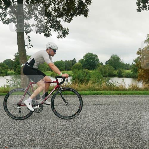 30.08.2026 - Elbe Triathlon Hamburg Michael Burmester http://msf.ph/oto/10044231 30.08.2026 09:10:32 Radfahren 326, 390, 417 meine-sportfotos.de