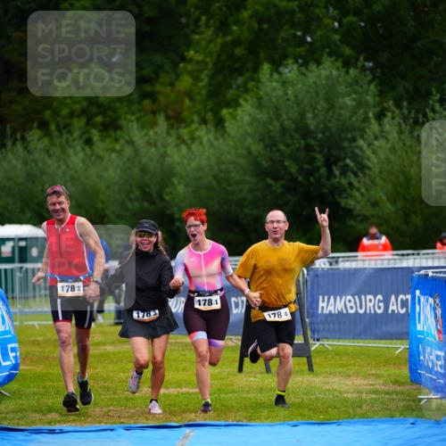 30.08.2026 - Elbe Triathlon Hamburg LAZAROV Photography http://msf.ph/oto/10044238 30.08.2026 16:42:17 Ziel  meine-sportfotos.de