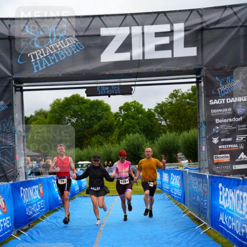 30.08.2026 - Elbe Triathlon Hamburg LAZAROV Photography http://msf.ph/oto/10044266 30.08.2026 16:42:20 Ziel  meine-sportfotos.de