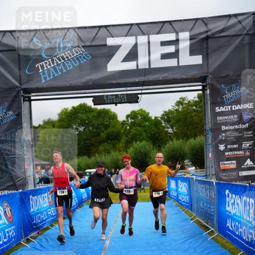 30.08.2026 - Elbe Triathlon Hamburg LAZAROV Photography http://msf.ph/oto/10044281 30.08.2026 16:42:21 Ziel  meine-sportfotos.de
