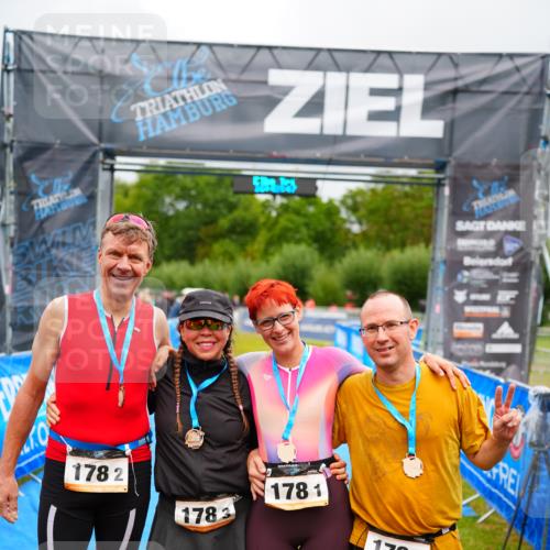 30.08.2026 - Elbe Triathlon Hamburg LAZAROV Photography http://msf.ph/oto/10044320 30.08.2026 16:42:46 Ziel  meine-sportfotos.de