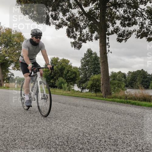 30.08.2026 - Elbe Triathlon Hamburg Michael Burmester http://msf.ph/oto/10044332 30.08.2026 09:23:06 Radfahren 182, 404, 413, 437, 439, 632, 705, 1895 meine-sportfotos.de