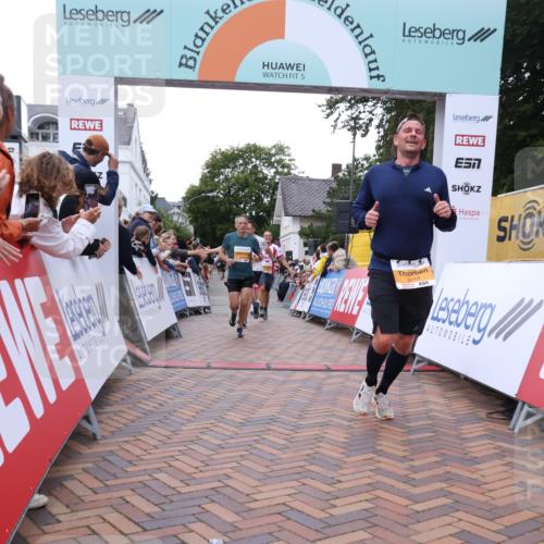 30.08.2026 - Blankeneser Heldenlauf Lena Gebhardt http://msf.ph/oto/10044388 30.08.2026 11:49:57 Ziel 2054, 2178, 2365, 2550, 2569, 2617, 2674 meine-sportfotos.de