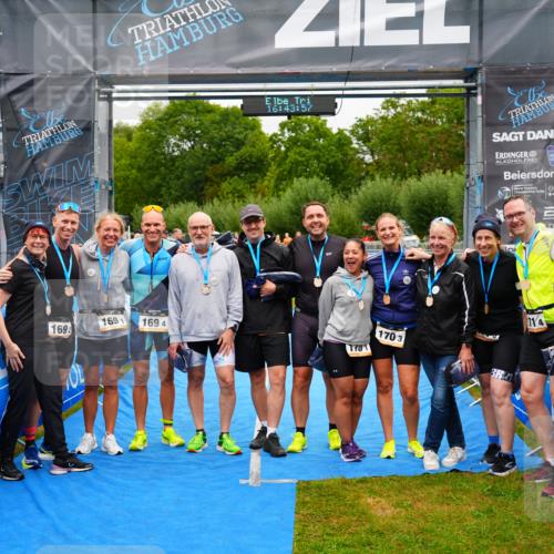 30.08.2026 - Elbe Triathlon Hamburg LAZAROV Photography http://msf.ph/oto/10044390 30.08.2026 16:43:56 Ziel  meine-sportfotos.de