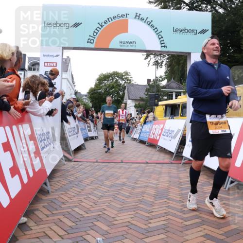 30.08.2026 - Blankeneser Heldenlauf Lena Gebhardt http://msf.ph/oto/10044400 30.08.2026 11:49:57 Ziel 2054, 2178, 2365, 2550, 2569, 2617, 2674 meine-sportfotos.de