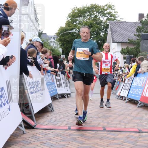 30.08.2026 - Blankeneser Heldenlauf Lena Gebhardt http://msf.ph/oto/10044415 30.08.2026 11:49:58 Ziel 2054, 2178, 2365, 2550, 2569, 2617, 2674 meine-sportfotos.de