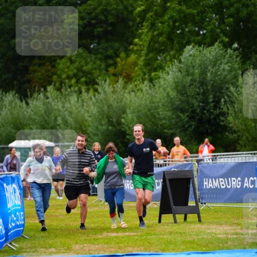 30.08.2026 - Elbe Triathlon Hamburg LAZAROV Photography http://msf.ph/oto/10044424 30.08.2026 16:44:41 Ziel  meine-sportfotos.de