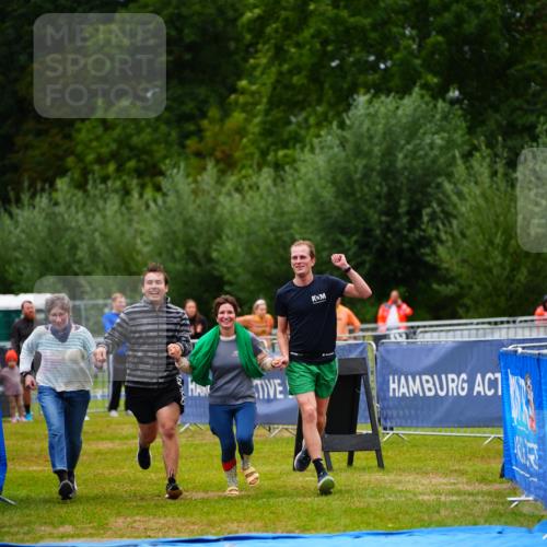30.08.2026 - Elbe Triathlon Hamburg LAZAROV Photography http://msf.ph/oto/10044444 30.08.2026 16:44:42 Ziel  meine-sportfotos.de