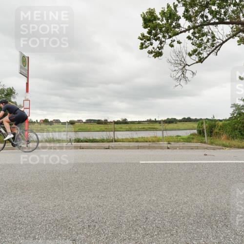 30.08.2026 - Elbe Triathlon Hamburg Michael Burmester http://msf.ph/oto/10044450 30.08.2026 14:15:31 Radfahren 147 meine-sportfotos.de