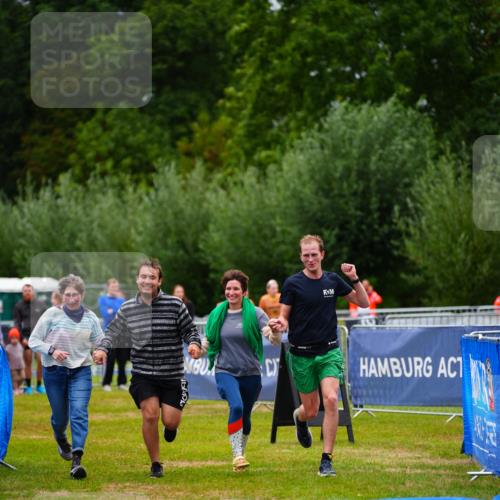 30.08.2026 - Elbe Triathlon Hamburg LAZAROV Photography http://msf.ph/oto/10044459 30.08.2026 16:44:42 Ziel  meine-sportfotos.de