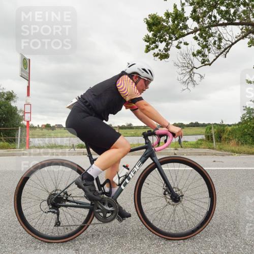 30.08.2026 - Elbe Triathlon Hamburg Michael Burmester http://msf.ph/oto/10044464 30.08.2026 14:15:38 Radfahren 147 meine-sportfotos.de