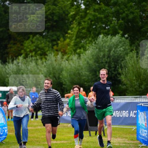30.08.2026 - Elbe Triathlon Hamburg LAZAROV Photography http://msf.ph/oto/10044477 30.08.2026 16:44:43 Ziel  meine-sportfotos.de