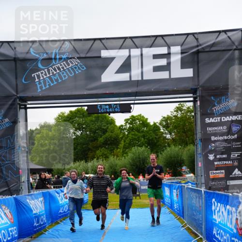 30.08.2026 - Elbe Triathlon Hamburg LAZAROV Photography http://msf.ph/oto/10044508 30.08.2026 16:44:45 Ziel  meine-sportfotos.de
