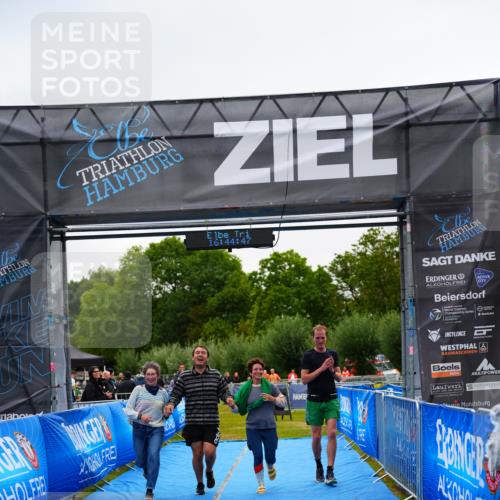 30.08.2026 - Elbe Triathlon Hamburg LAZAROV Photography http://msf.ph/oto/10044523 30.08.2026 16:44:46 Ziel  meine-sportfotos.de