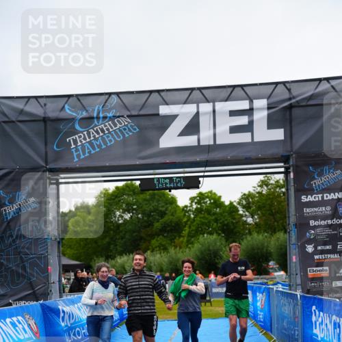 30.08.2026 - Elbe Triathlon Hamburg LAZAROV Photography http://msf.ph/oto/10044539 30.08.2026 16:44:46 Ziel  meine-sportfotos.de