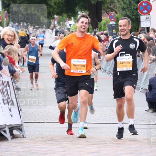 30.08.2026 - Blankeneser Heldenlauf Lena Gebhardt http://msf.ph/oto/10044557 30.08.2026 11:50:06 Ziel 2178, 2396, 2550, 2612, 2617, 2674 meine-sportfotos.de