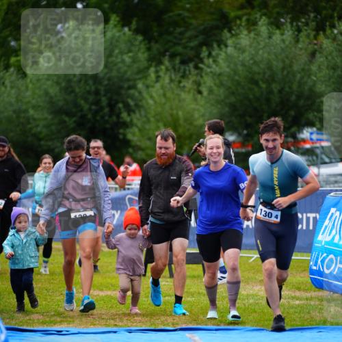 30.08.2026 - Elbe Triathlon Hamburg LAZAROV Photography http://msf.ph/oto/10044560 30.08.2026 16:45:12 Ziel  meine-sportfotos.de
