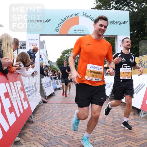 30.08.2026 - Blankeneser Heldenlauf Lena Gebhardt http://msf.ph/oto/10044626 30.08.2026 11:50:11 Ziel 2028, 2396, 2612, 2739, 2805, 2958 meine-sportfotos.de