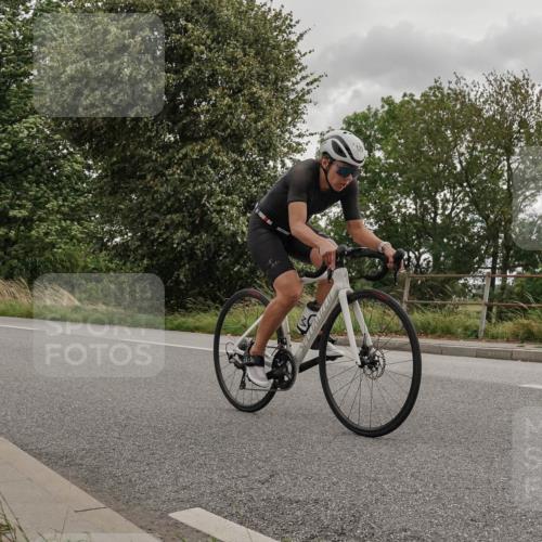 30.08.2026 - Elbe Triathlon Hamburg Michael Burmester http://msf.ph/oto/10044682 30.08.2026 15:10:29 Radfahren  meine-sportfotos.de