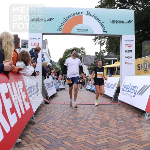 30.08.2026 - Blankeneser Heldenlauf Lena Gebhardt http://msf.ph/oto/10044698 30.08.2026 11:50:14 Ziel 2017, 2028, 2060, 2396, 2612, 2739, 2805, 2958 meine-sportfotos.de