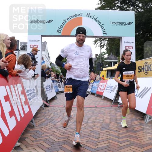 30.08.2026 - Blankeneser Heldenlauf Lena Gebhardt http://msf.ph/oto/10044723 30.08.2026 11:50:15 Ziel 2017, 2028, 2060, 2243, 2396, 2612, 2739, 2805, 2958 meine-sportfotos.de