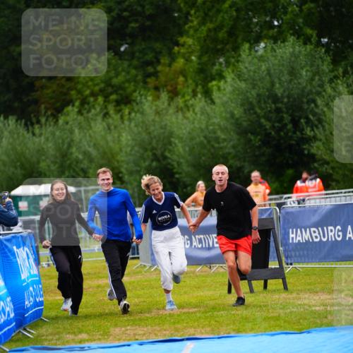 30.08.2026 - Elbe Triathlon Hamburg LAZAROV Photography http://msf.ph/oto/10044850 30.08.2026 16:47:03 Ziel  meine-sportfotos.de
