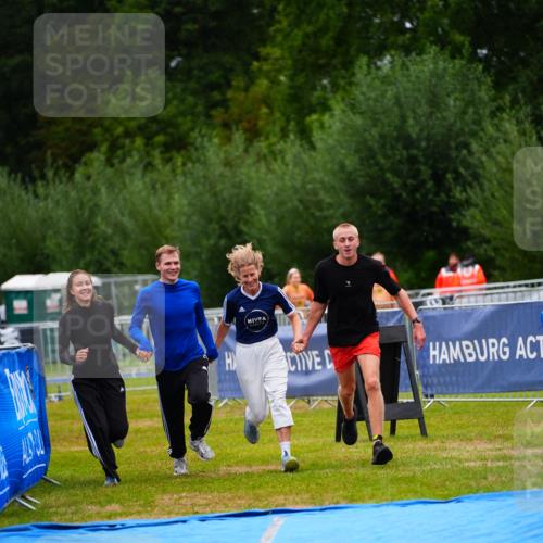 30.08.2026 - Elbe Triathlon Hamburg LAZAROV Photography http://msf.ph/oto/10044855 30.08.2026 16:47:03 Ziel  meine-sportfotos.de